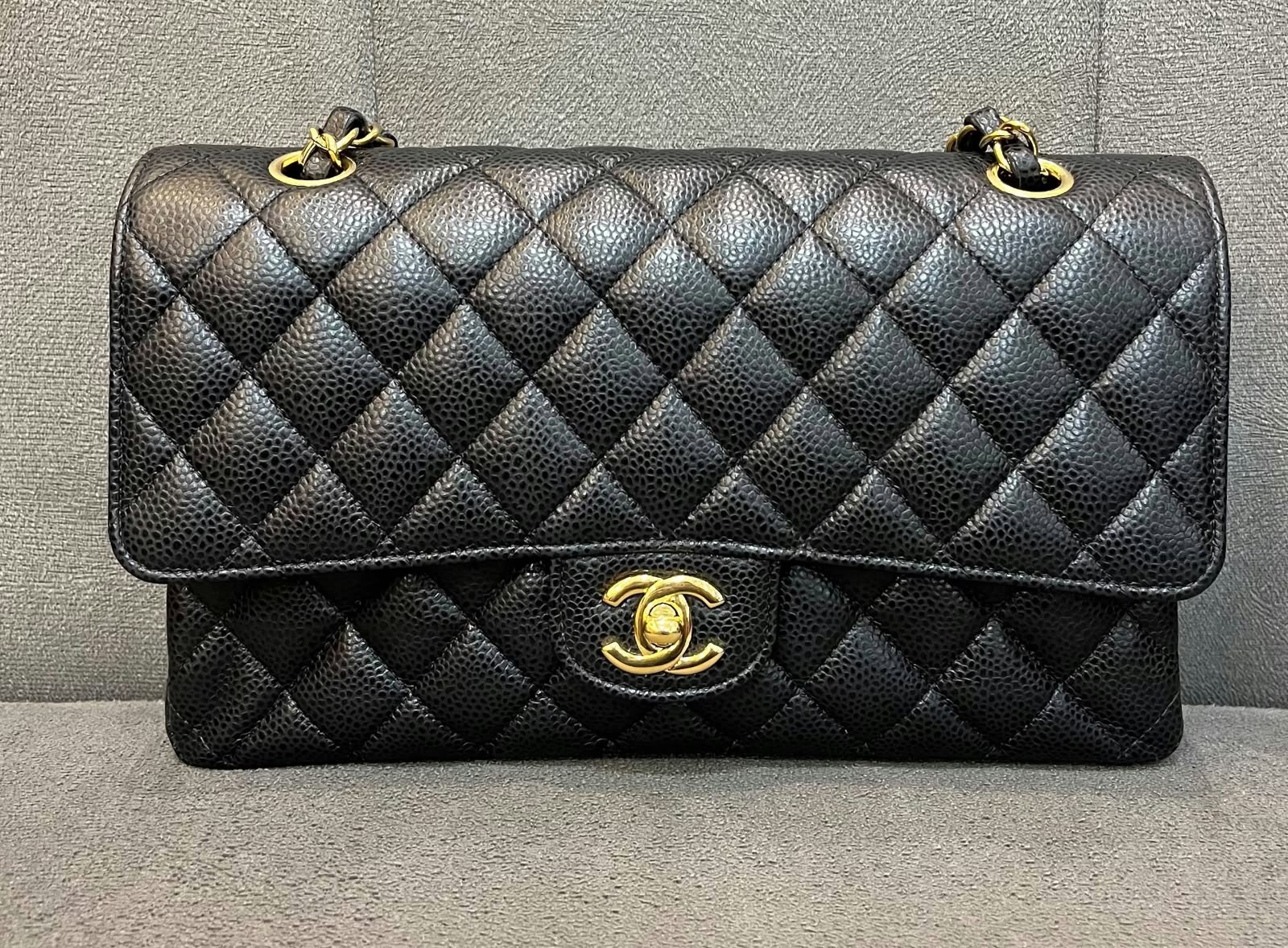 Chanel Classic Flap Bag Medium Black Caviar GHW