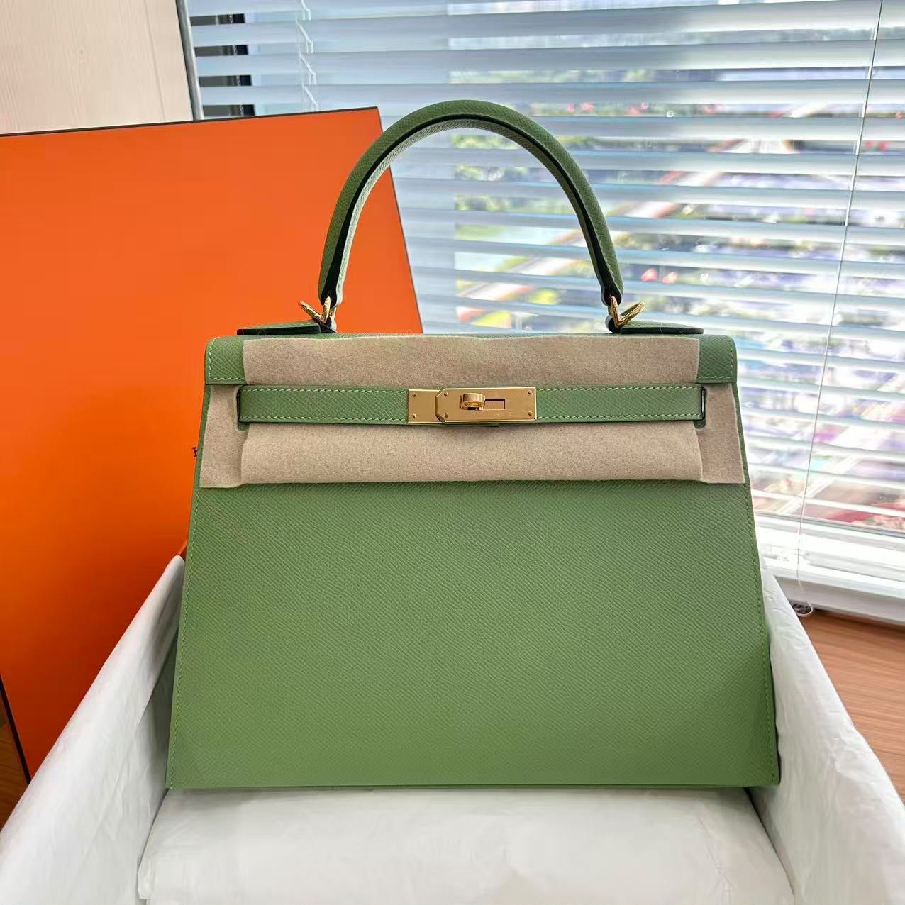 Hermes Kelly 28 Vert Criquet Epsom Sellier GHW