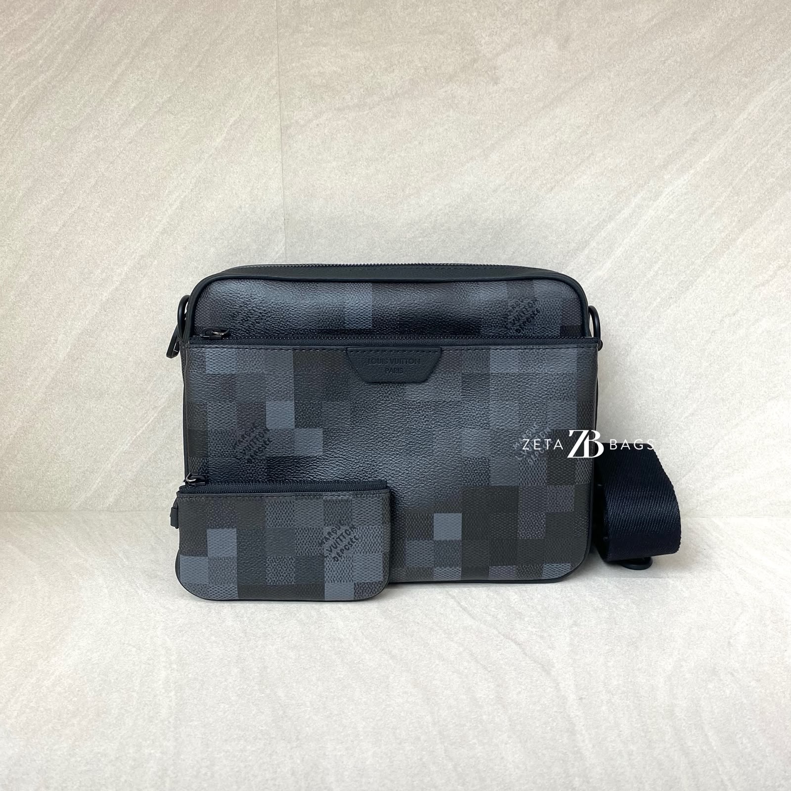 Louis Vuitton Trio Messenger Damoflage Black