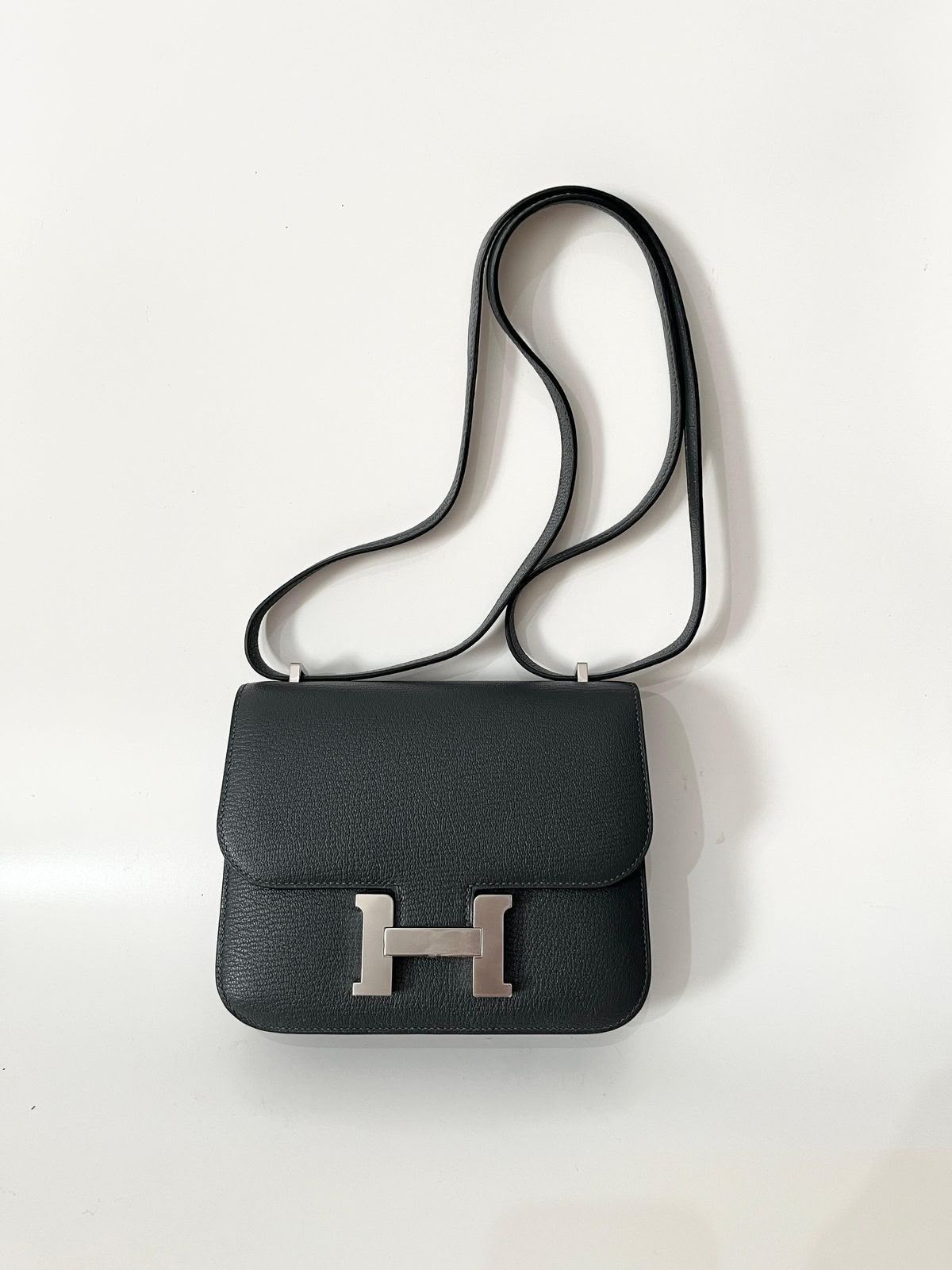 Hermes Constance 18-1 Gris Misty Chèvre PHW