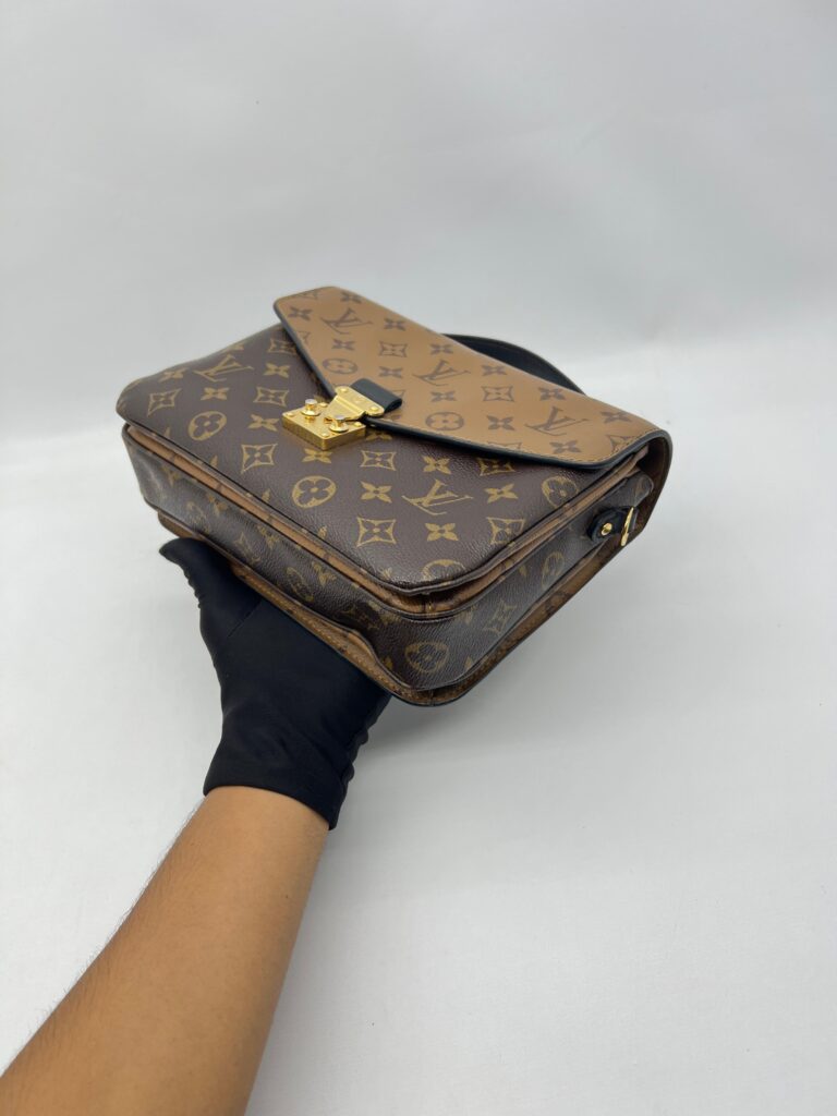 Louis Vuitton Metis Monogram Reverse