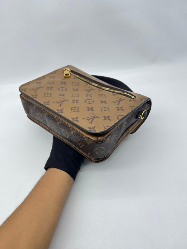 Louis Vuitton Metis Monogram Reverse
