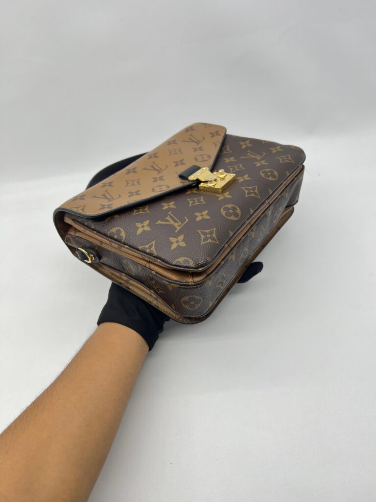 Louis Vuitton Metis Monogram Reverse