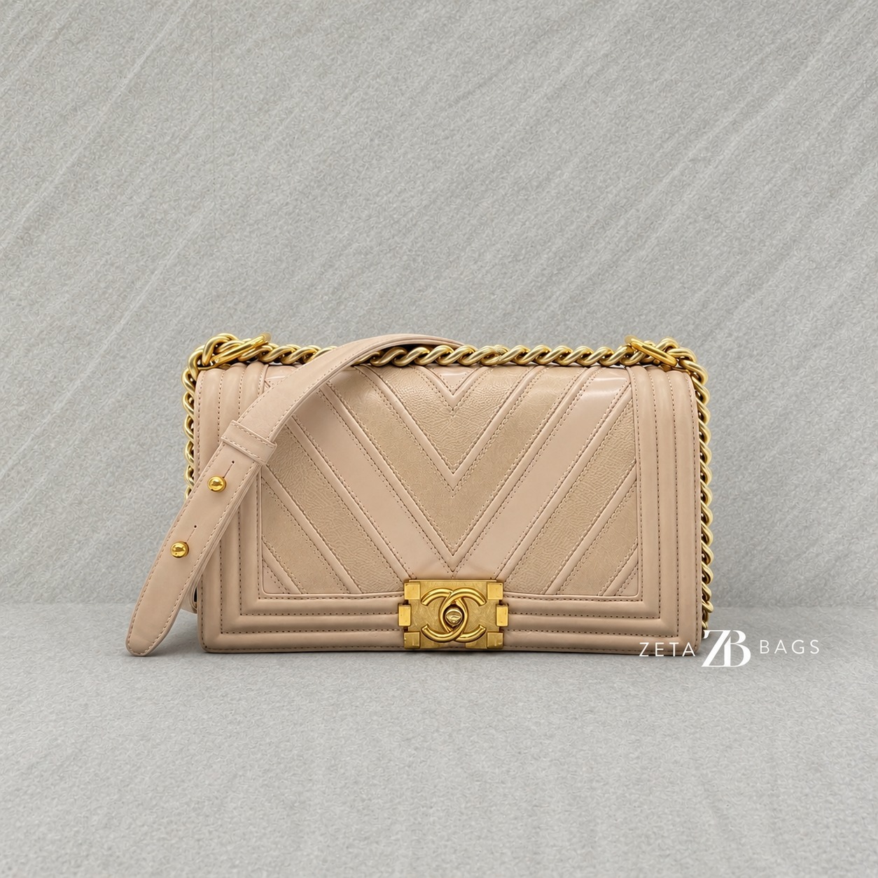 Chanel Boy Medium Chevron Beige GHW